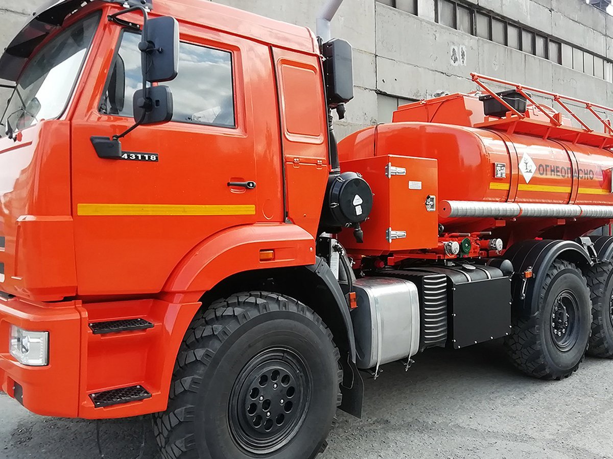 Автотопливозаправщик АТЗ-8 на шасси КАМАЗ-43118