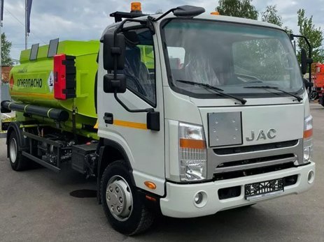 Автотопливозаправщик CHAMELEON-4,9 на шасси JAC N90