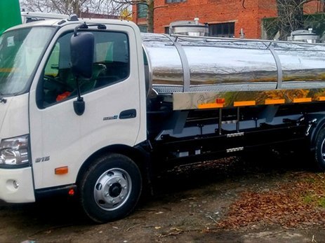 Автоцистерна на шасси HINO-300