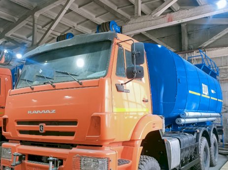 Автоцистерна АЦПТ-18 на шасси КАМАЗ-6522-5026011-53 без спального места